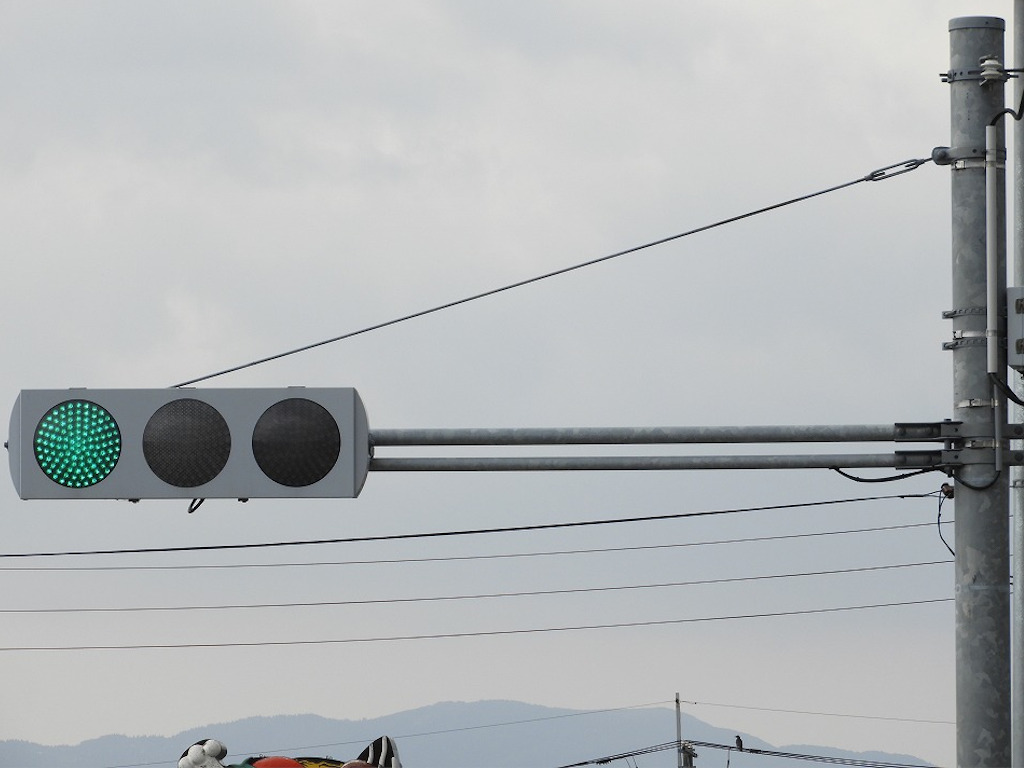 信号機を楽しむページ 鳥取県 信号電材製フラット