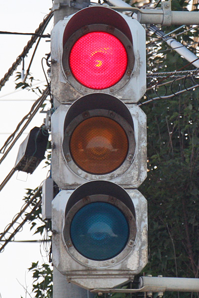 新潟県 日本信号の信号機 縦型