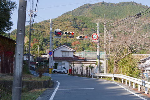 南島中学校前交差点