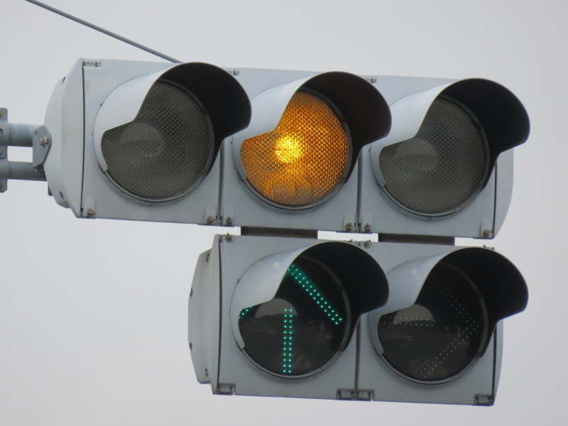 t*a様 車両用信号機 Amazon.co.jp: YVYKFZD 交通 信号ライト LED信号機、リモコン